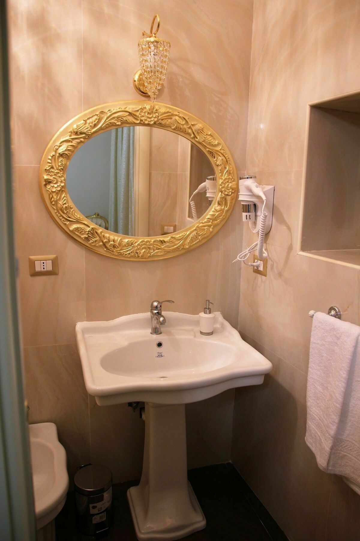 Stazione Guesthousemariafrancesca Hotel 2*
